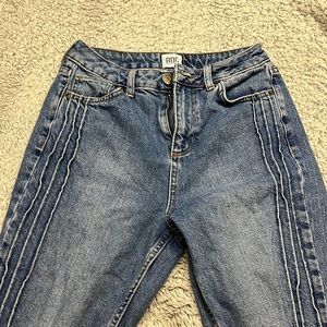 🌊URBAN OUTFITTERS MOM JEANS🌊